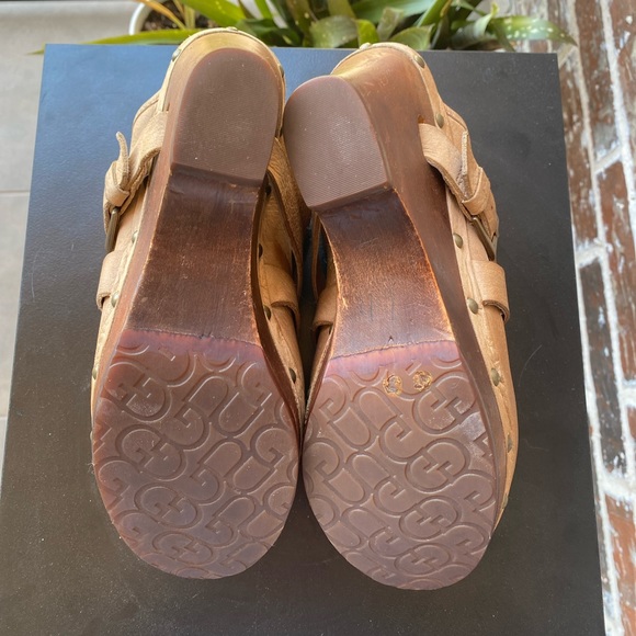 UGG Australia Natalee Tan Leather Wedge Wood Heel Clogs Mules Size 8 - Picture 11 of 12